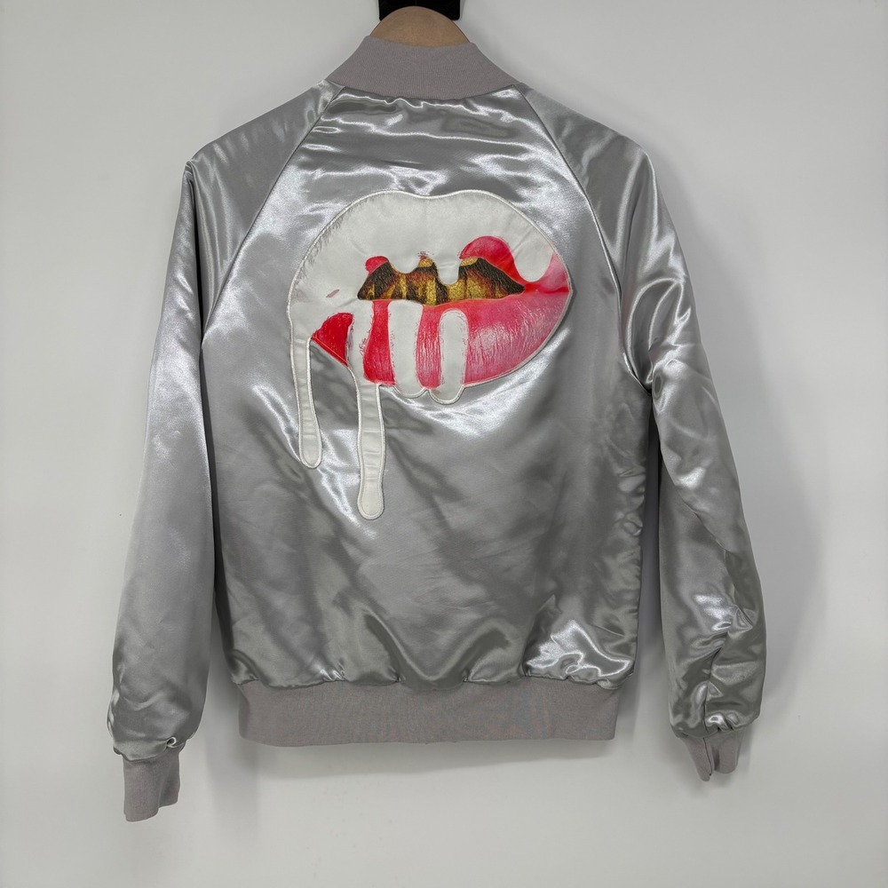Kylie Jenner Shop Silver Satin Bomber Jacket S Dripping Lip Graphic Retro Street